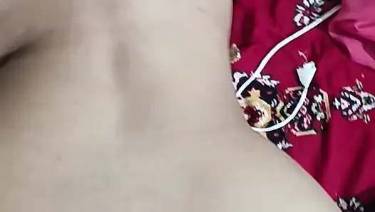 Tante cantik telugu india lagi asik ngentot gaya doggy sambil pakai kain sree