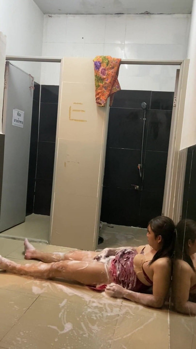 FN112 I'm happily taking a bath. | Clip 1