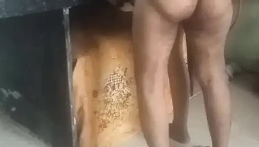 Ghar ki party main madarchod pati ka dost aya aur chod gaya mujhe