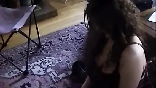 Baştan çıkarıcı esmer orta yaşlı seksi kadın istekli sarışın hatuna işiyor
