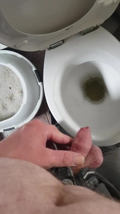 Chubby piss
