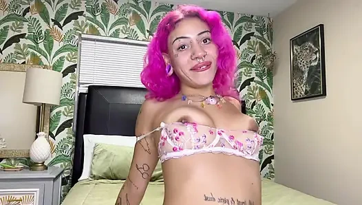 Бимбо-шлюха Nali Marie снова соблазняет тебя