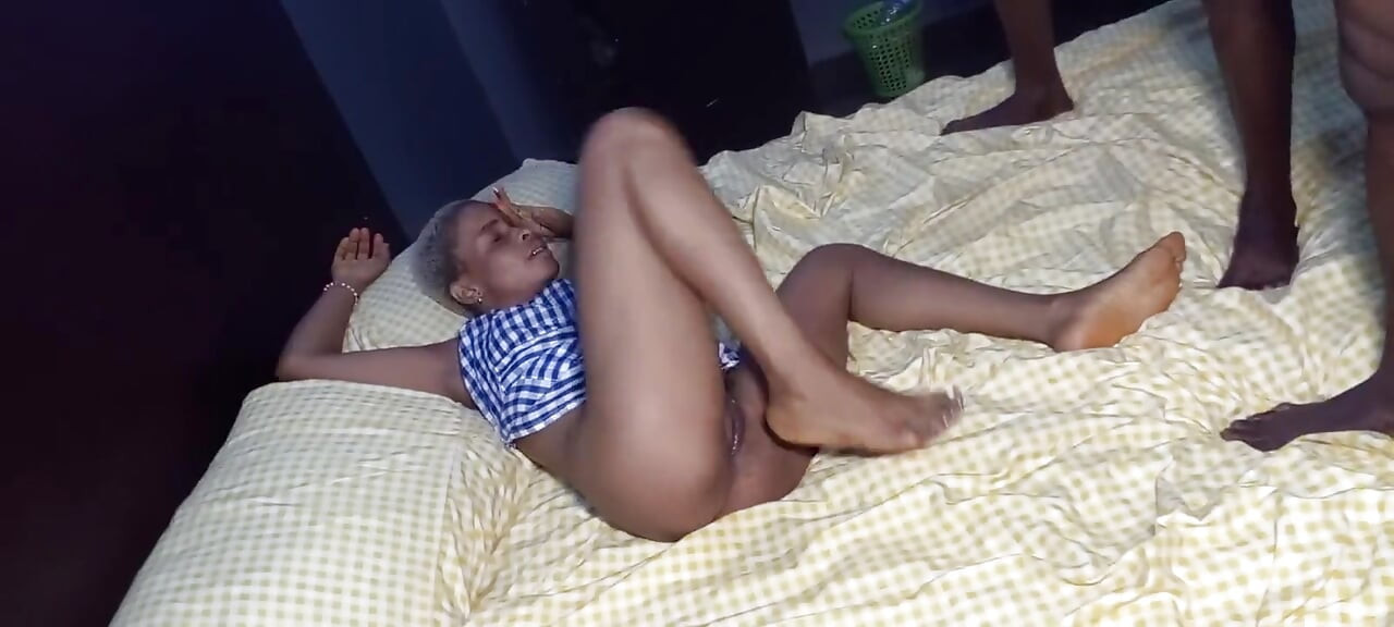 Two Black Monster Dick Hit the Teen Amateur Pornstar Hard in Her Pussy with New Positions Classicwht