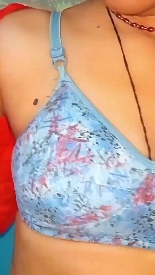 Indian hot girl janvi bhabhi was fucked in standing position by her boyfriend,janvi bhabhi sex video in hindi | Clip 1