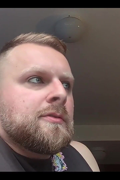 看看你的异性恋继兄