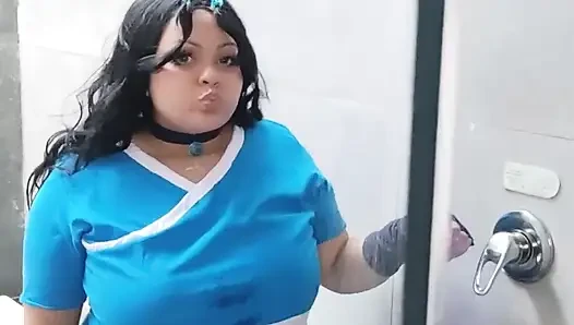 Sesi pemotretan katara cosplay si cewek super semok lagi asik bermesraan
