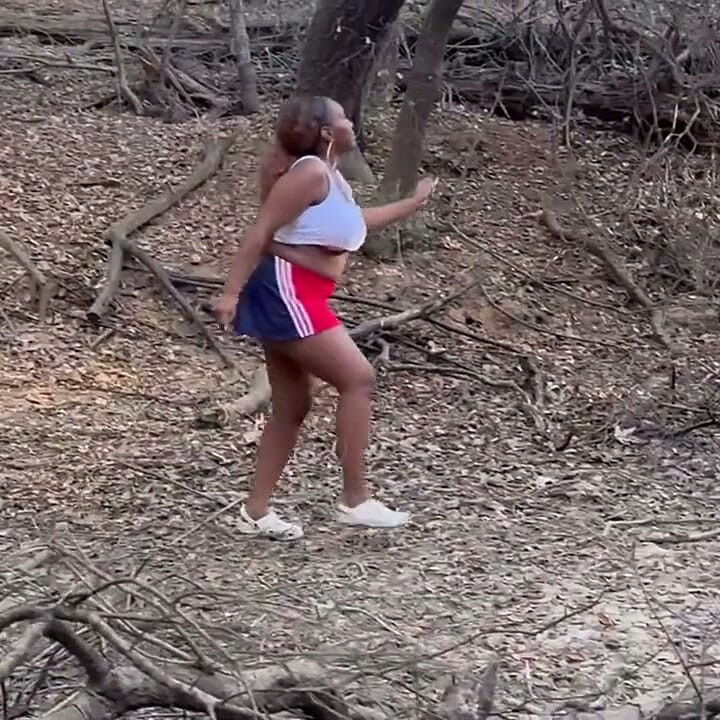Pregnant Ebony Goddess Outdoor Pee