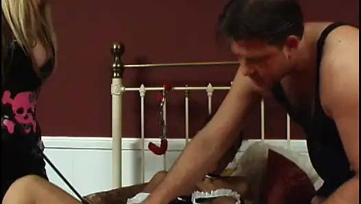 Sarışın BDSM Bebek Bağlı Ve Sert Sikiliyor