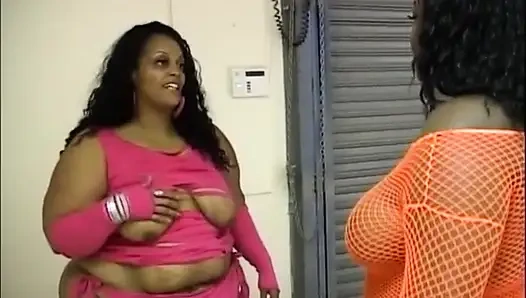 Huge body, huge boobs, huge ass, lesbian dildo in huge pussy