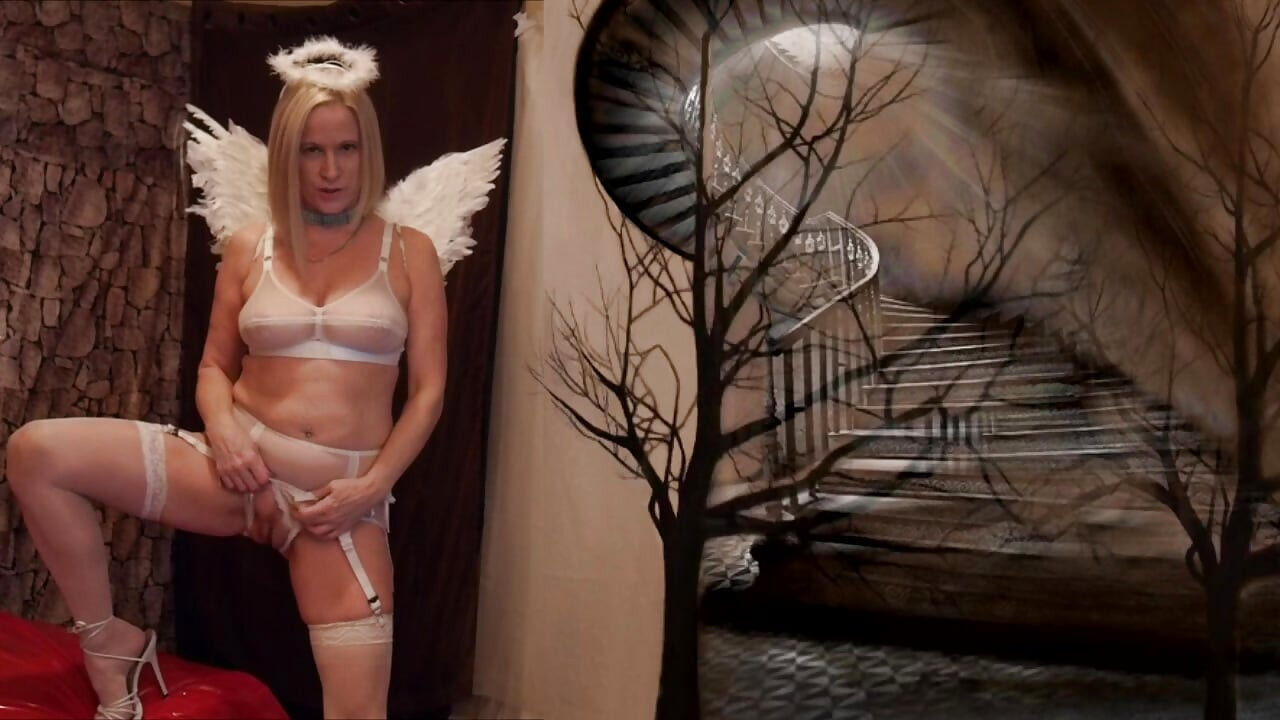 Angel Cinnamon Fucks Bwc Turns Dark