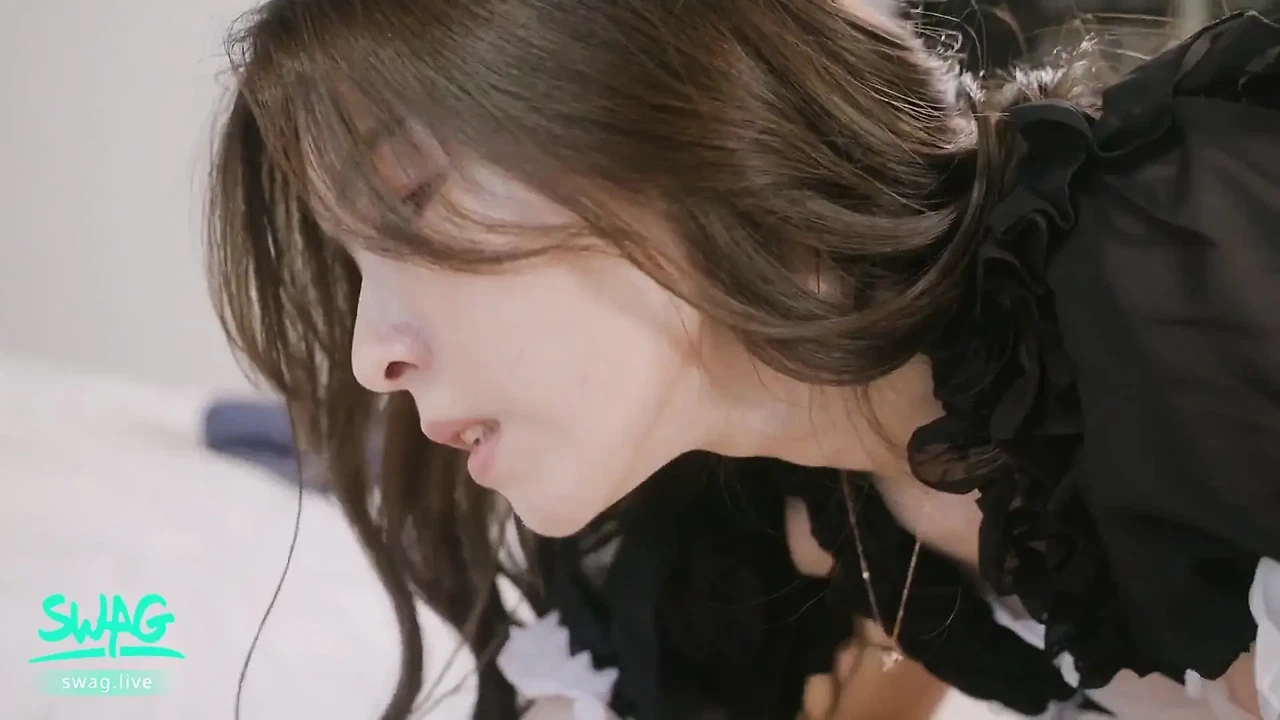 狠狠地操我的下流女仆 - 额外服务