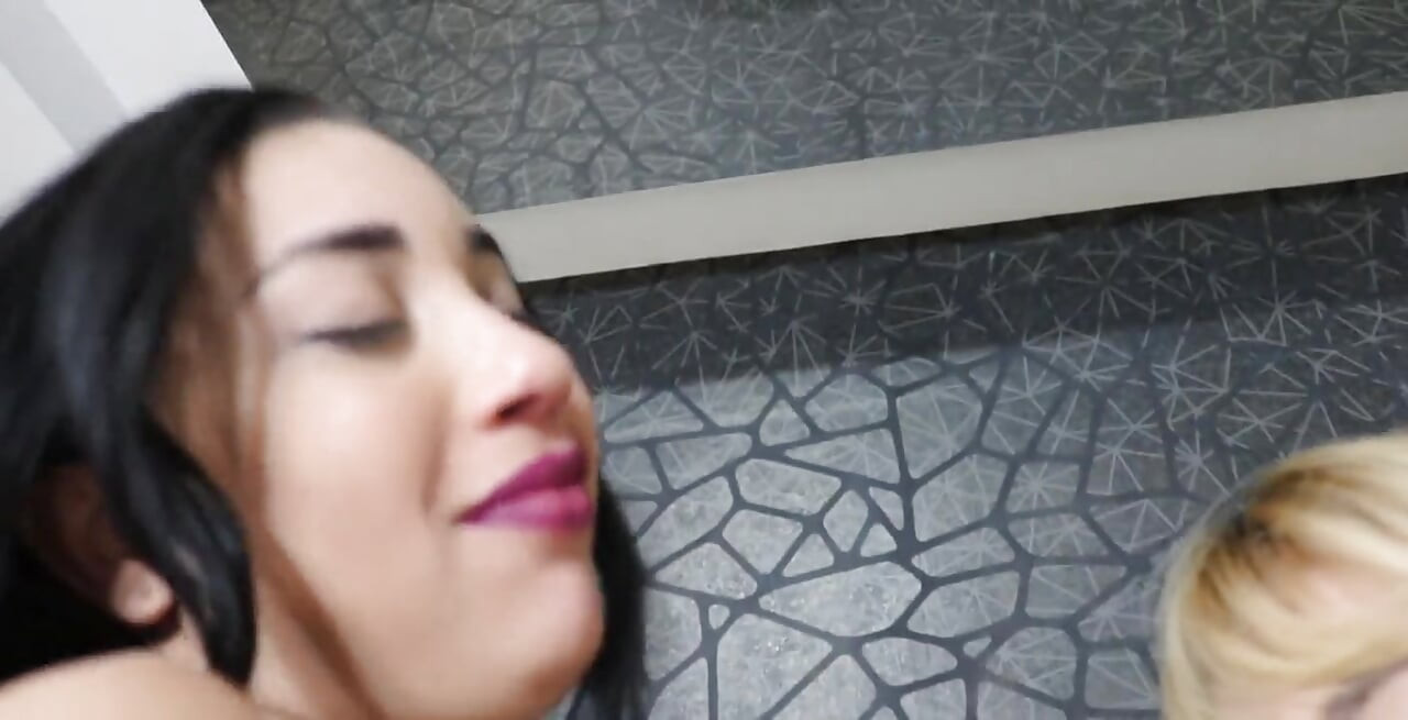 Succulent Intro with Kyra Sex & Eva Perez