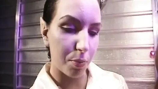 Verführerische brünette MILf nimmt massiven bbc in wilden hardcore