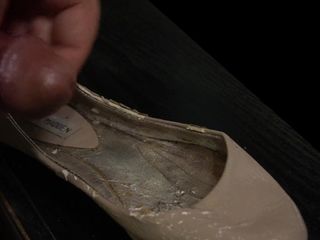 Сперма на плоских туфлях Steve Madden .. Коллекция спермы для друга