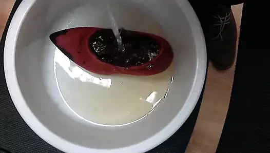 piss na czerwone
