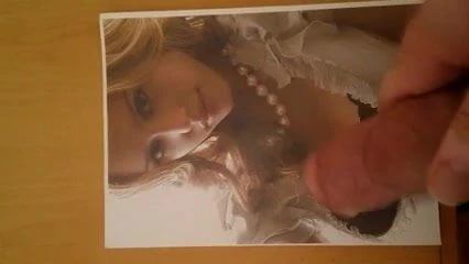 Jessica Alba cum tisztelgés