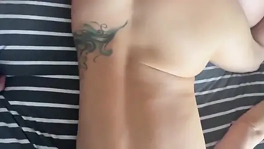 Сексуальную жену трахнули весь день - тугую мокрую киску наполнили сливками