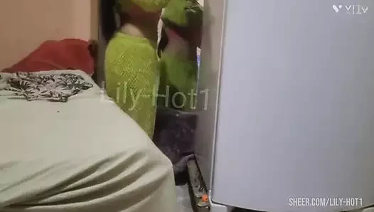 عندما كنت أغير ملابسي نسيت ثونغ