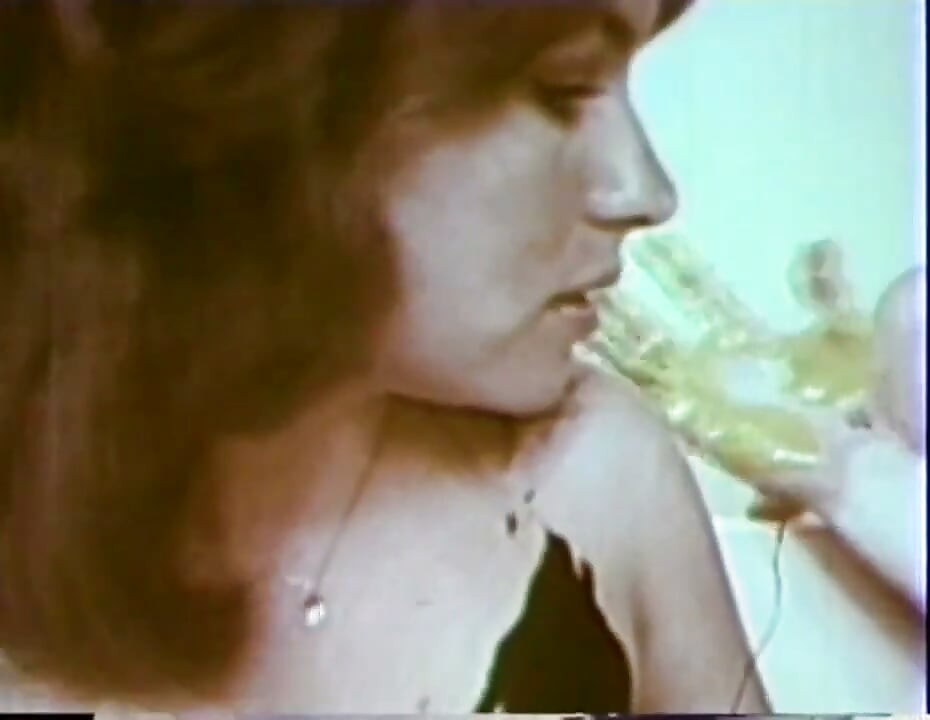 Hot sexy girls loves vintage sex videos