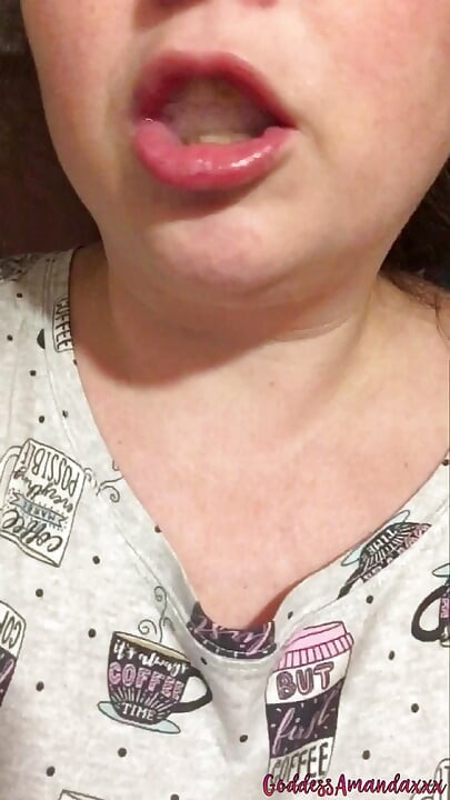 겨드랑이를 면도하고 정액 삼키기