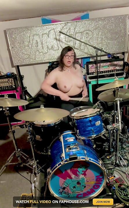 Kit de turneu topless, Eu expun setul de tambur