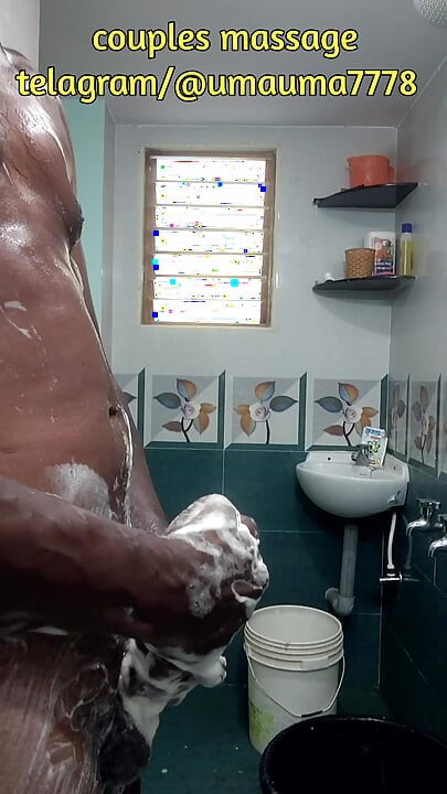 ناپدری تامیل و بابا در حمام حمام
