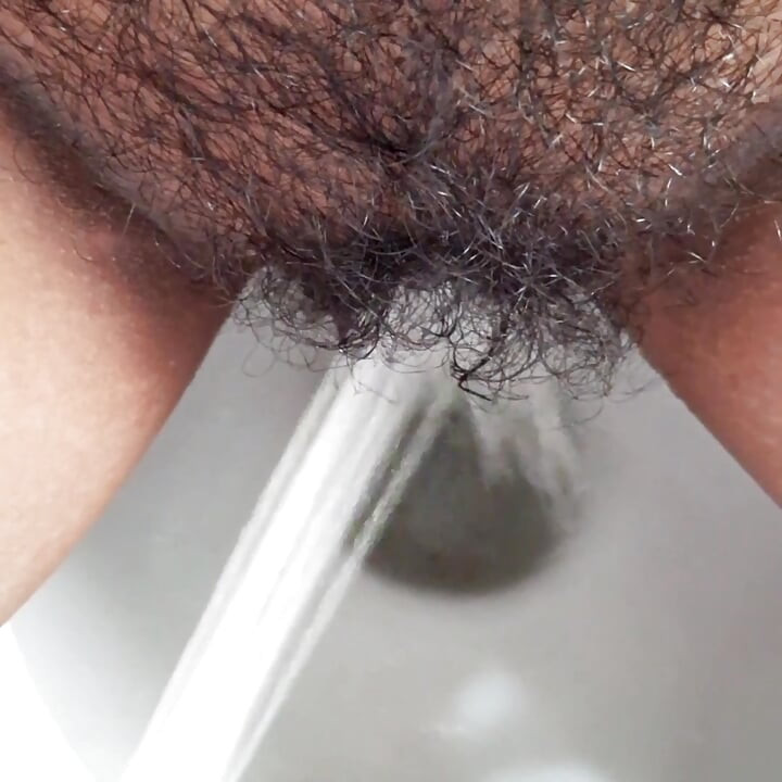 Hot aunty pissy in bathroom and video taken by step son but she know