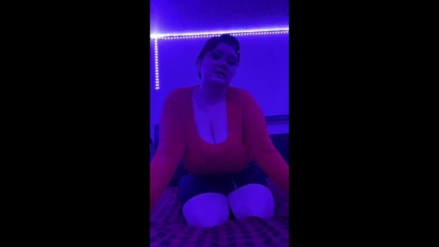 PEACH BBW MASSIVE BOOBS NERDS OUT!