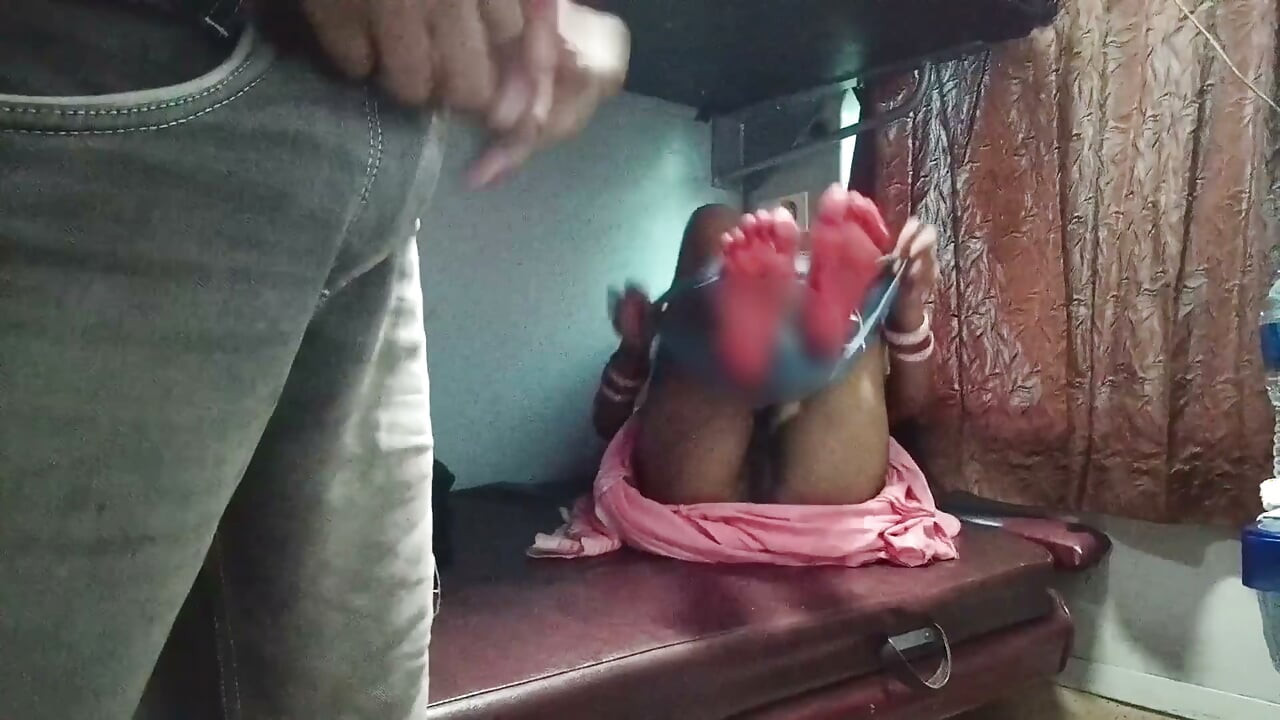 パート3 列車内でバビとデヴァルの結婚初夜 動く列車の中でバビがデヴァルと初めてスハグラートを祝う ヒンディー語音声