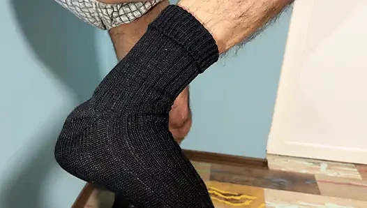 Earl Smile - Hairy Body with Thick Black Winter Socks