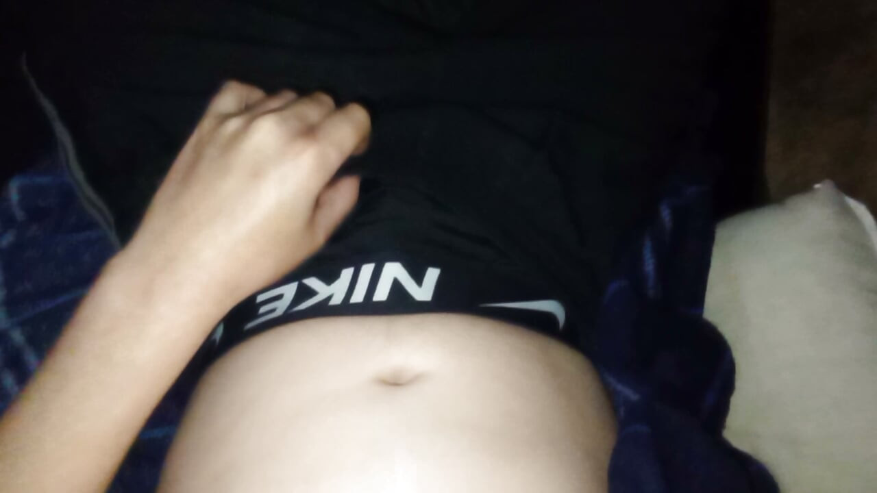 Horny Trackie Wank
