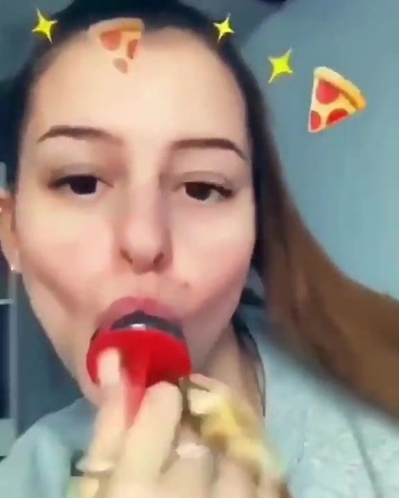 Lea Elui suck candy
