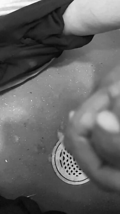 Handjob in slowmotion with blowout