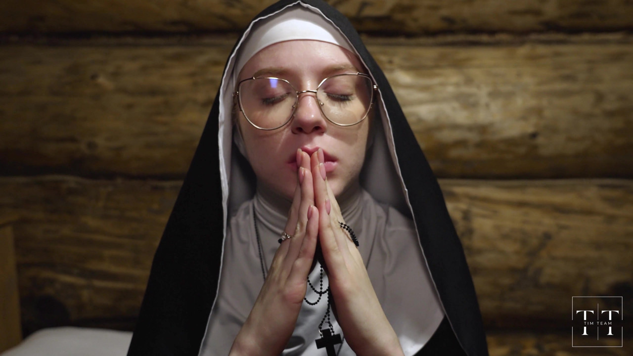 悪質な修道院パート5.聖なる父は彼のすべての修道女の世話をしなければなりません