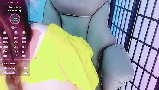Masturbating on the chair in a yellow half-body suit, squirting is amazing.