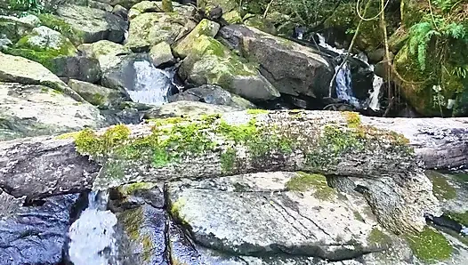 MILF Bekommt Ihre Muschi Geleckt Und Am Fluss Gefickt