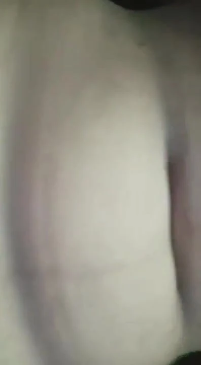 girlfriend fingering in pussy