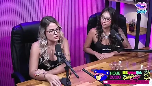 Two Hotties in a Show of Dirty Talk - Bruna Carlos and Luciana Picchi
