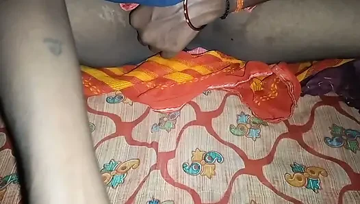 Indian hot Desi Bhabhi Fucking in Hindi