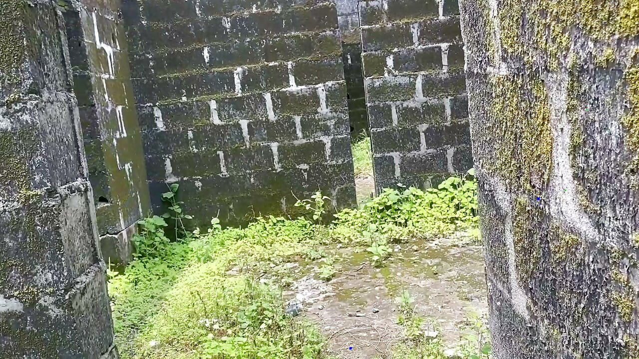 Horny Thug Creampied My Pussy After Fuvking Me in an Uncompleted Building