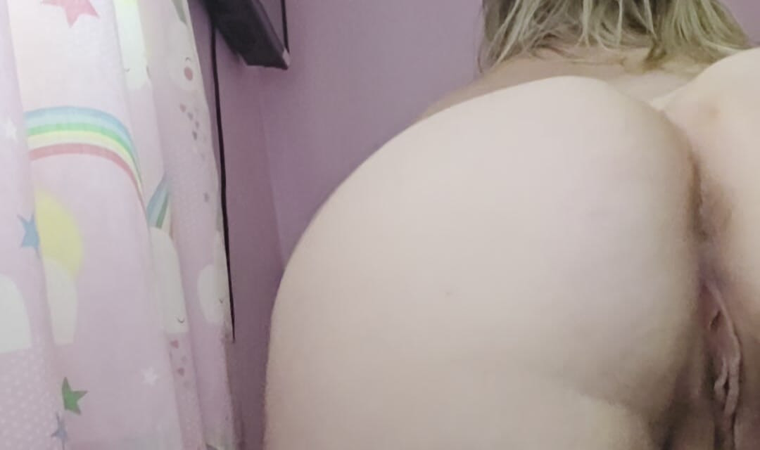 Arse twerking