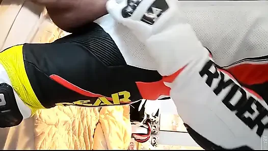 Moto Suit Geldi