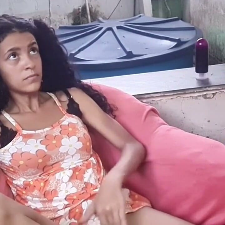 La belle-fille coquine n’a pris que dans le cul