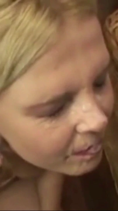 Συγκινητική στιγμή από το "Queens of Cum Epic Facials 3c"