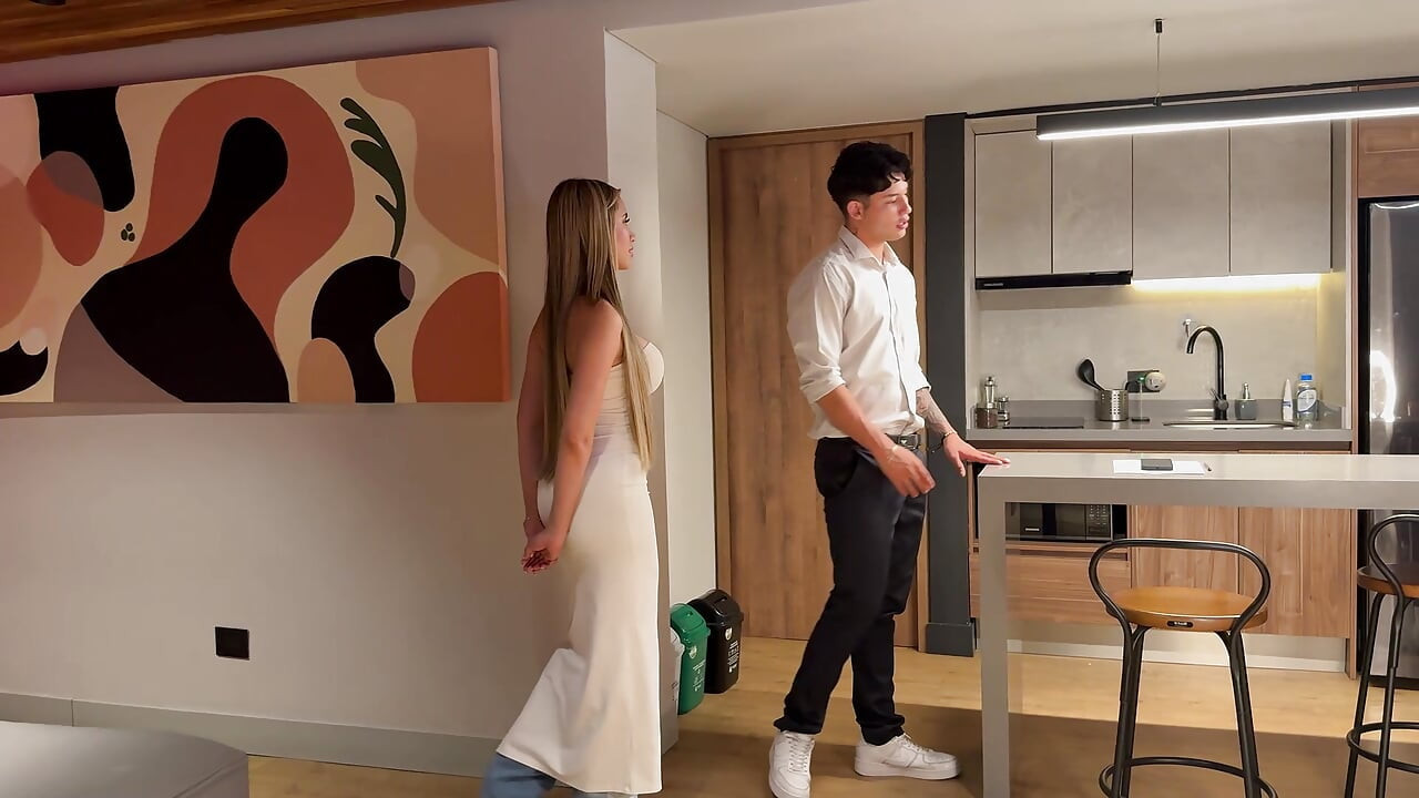 Real Estate Agent Fucks His Client To Give Her A Discount - Danner Mendez & Ambar Prada