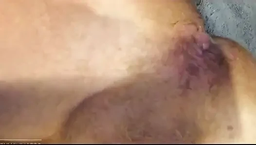 Yakın çekim ıslak götümü parmaklıyor
