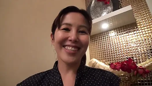 K-cup super milch ehefrau, megumi, 42 jahre alt
