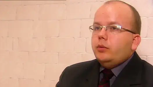 Cewek sange rambut pirang lagi asik ngentot kontol dengan liar