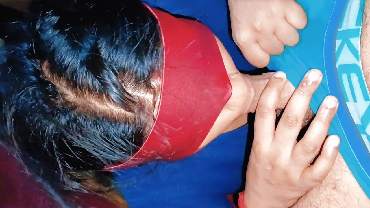 Desi sister in law inserted the dewar big penis inside her throat. Cumshot in mouth and indian bhabhi face fucking video