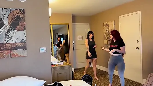 Hotel Hook up in Vegas Threesome